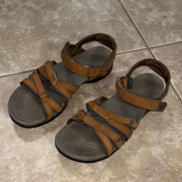 L.L. Bean Shoes - L.L. Bean Brown Sandals